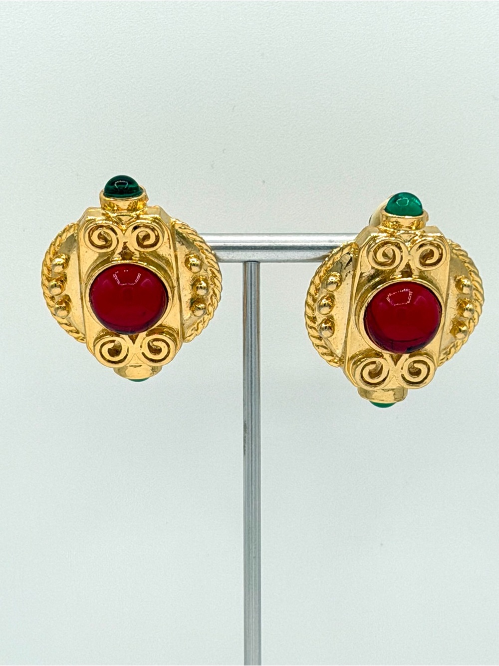 Mogul inspired Gold-Tone Clip-On Earrings Red & Green Glass Cabochon Stones - Picture 3 of 5